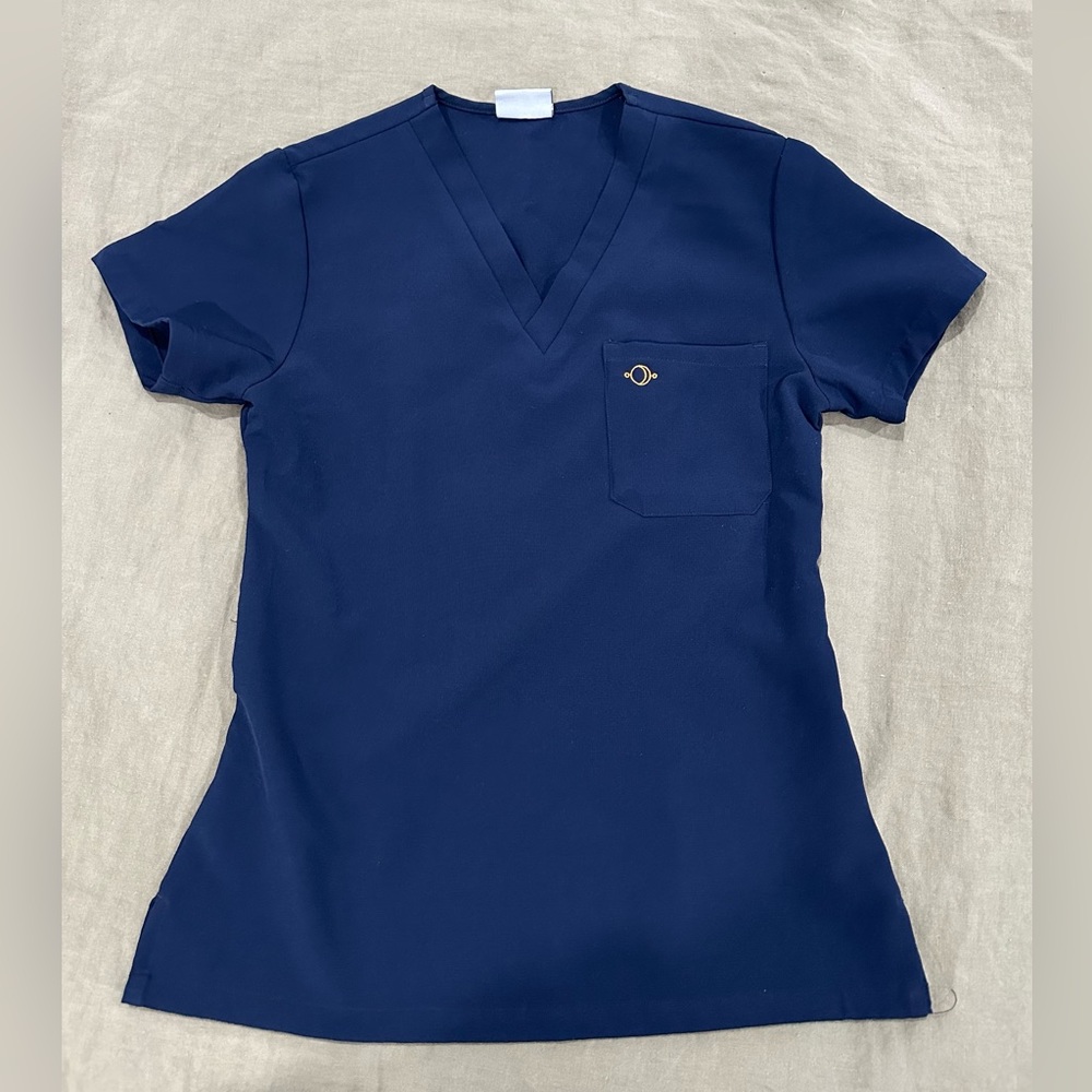 Luuna Scrub Top
